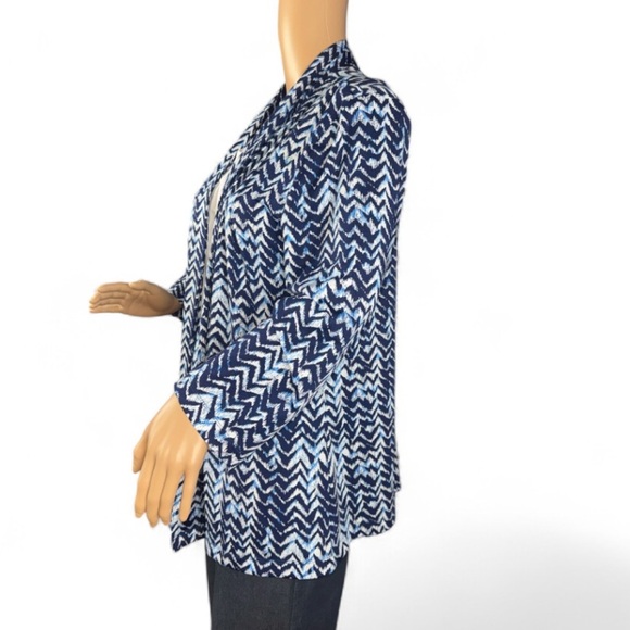 Cato Blue and White Chevron Cardigan Size Large - Picture 2 of 5